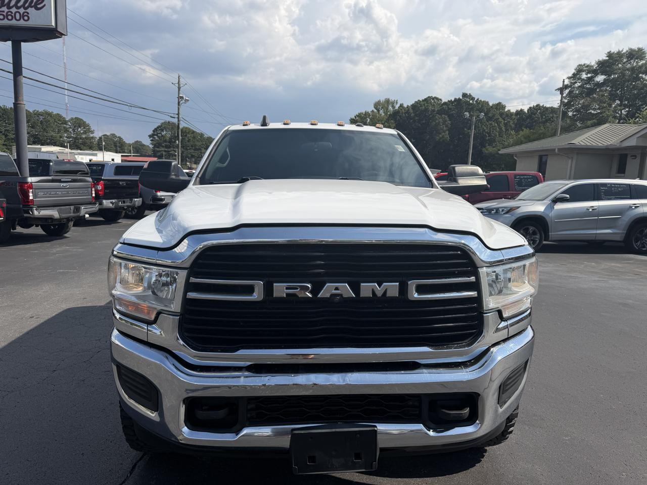 RAM 2500 Tradesman 4x4 Crew Cab 6'4" Box 2021