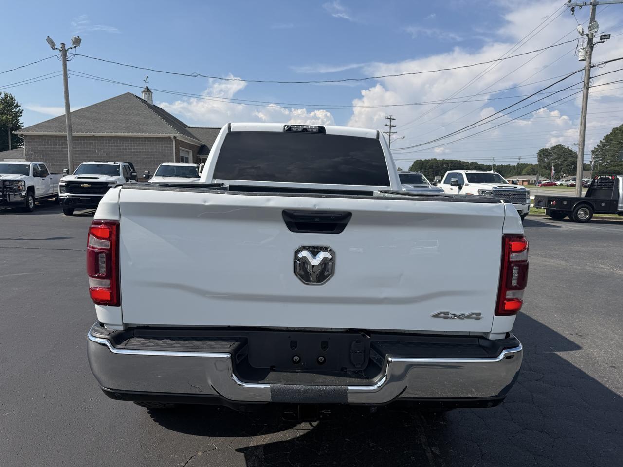 RAM 2500 Tradesman 4x4 Crew Cab 6'4" Box 2021