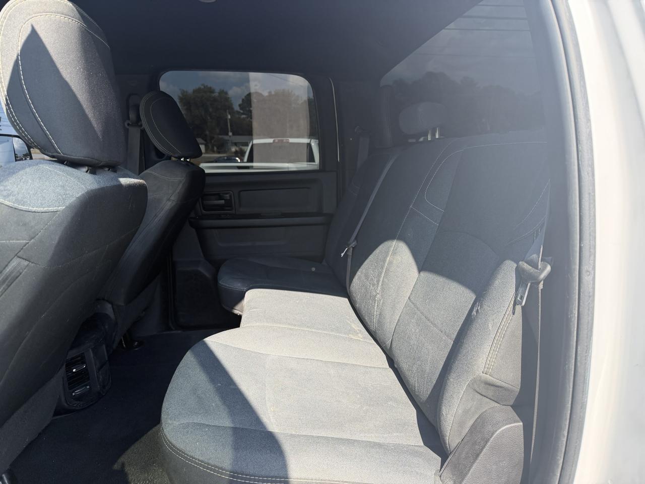 RAM 2500 Tradesman 4x4 Crew Cab 6'4" Box 2021