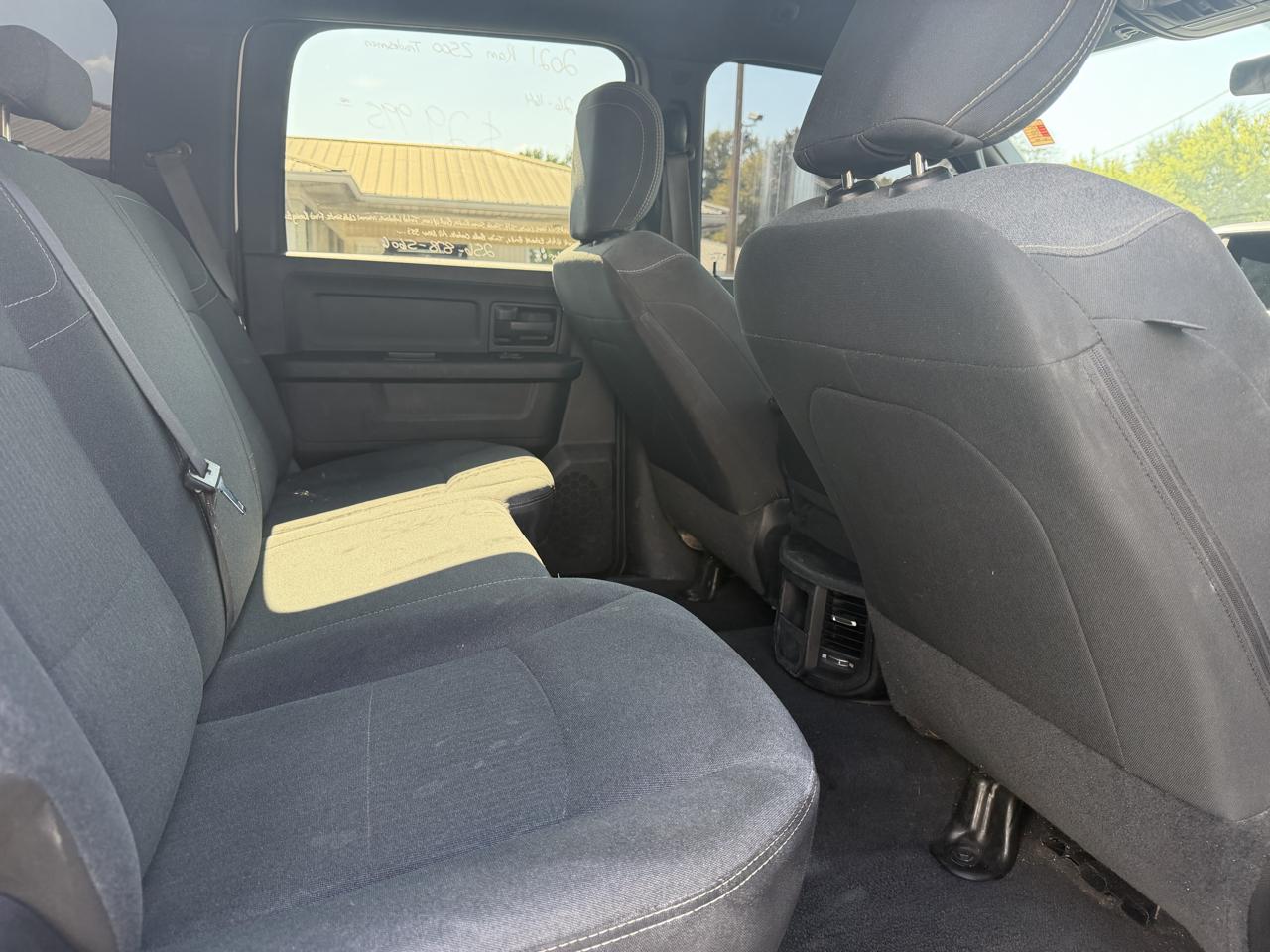 RAM 2500 Tradesman 4x4 Crew Cab 6'4" Box 2021