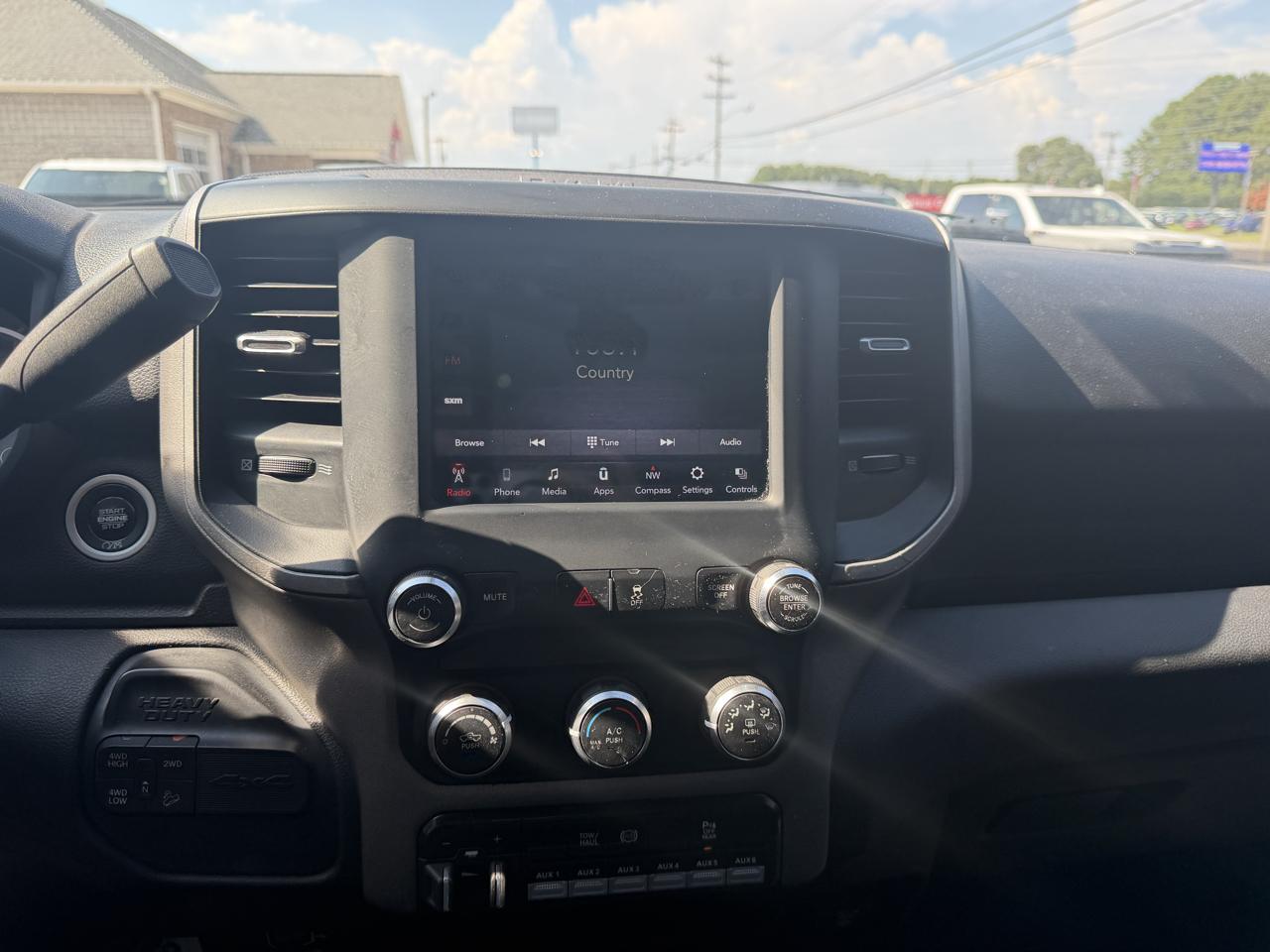 RAM 2500 Tradesman 4x4 Crew Cab 6'4" Box 2021