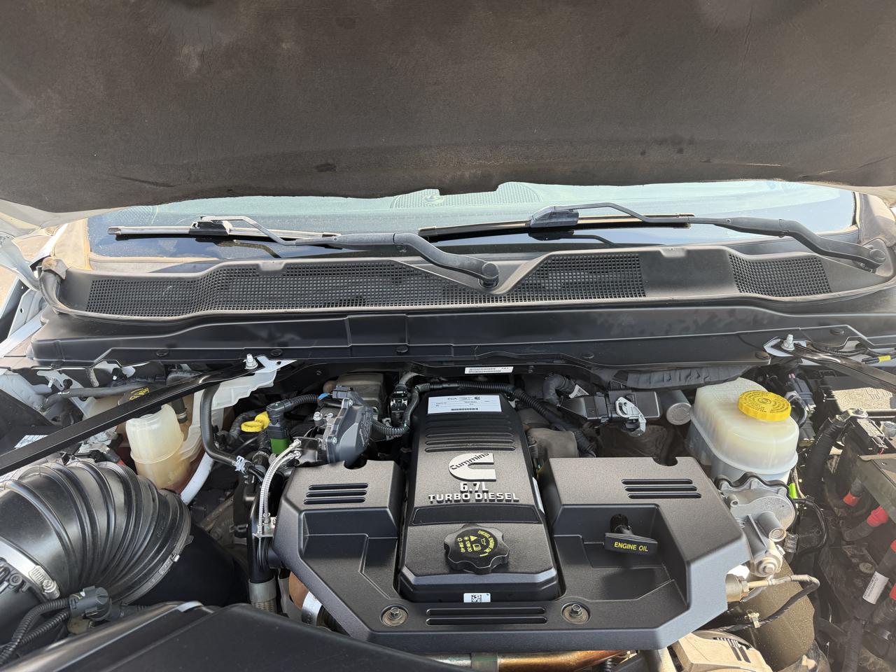 RAM 2500 Tradesman 4x4 Crew Cab 6'4" Box 2021