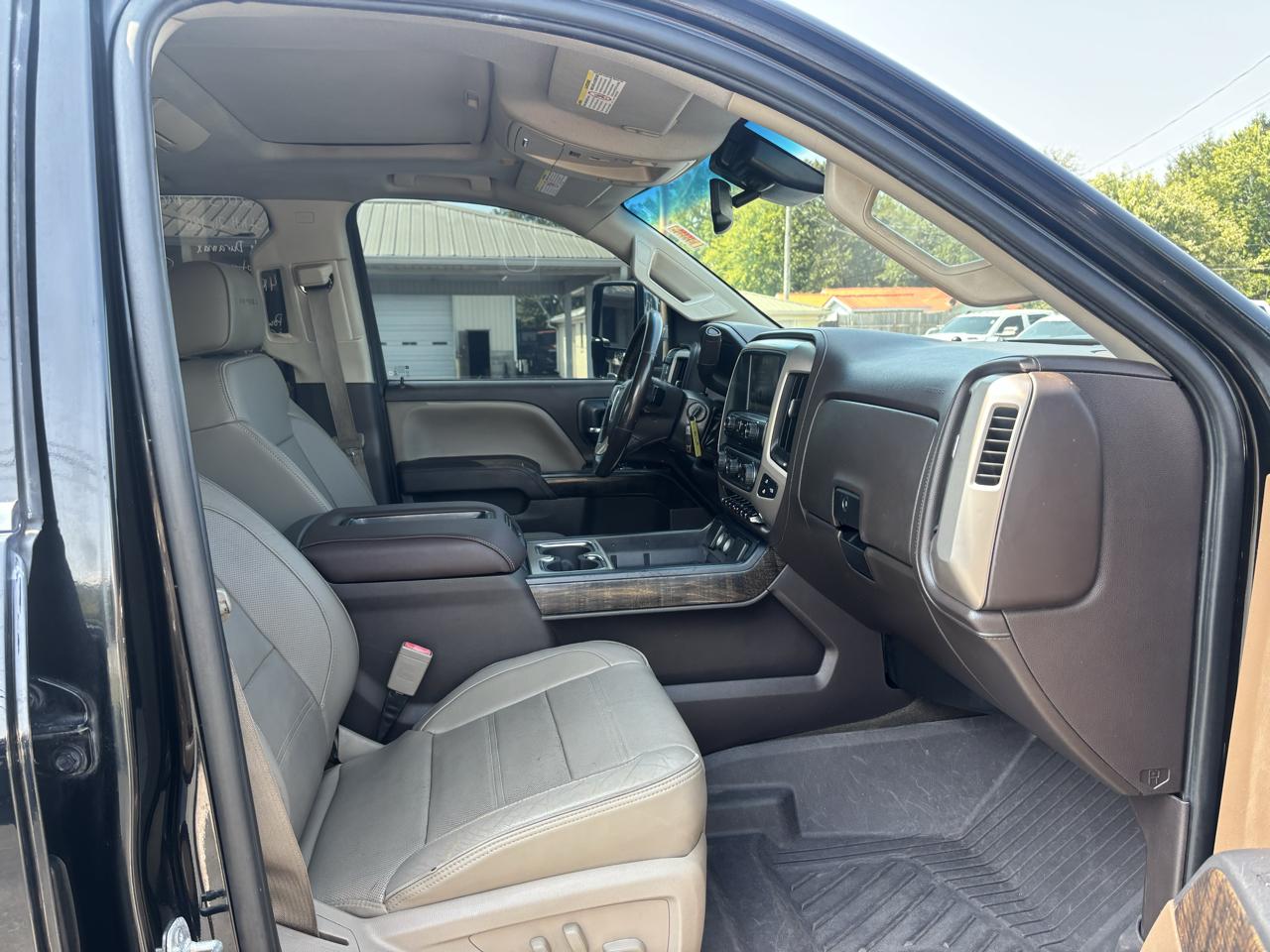 GMC Sierra 2500HD 4WD Crew Cab 153.7" Denali 2015
