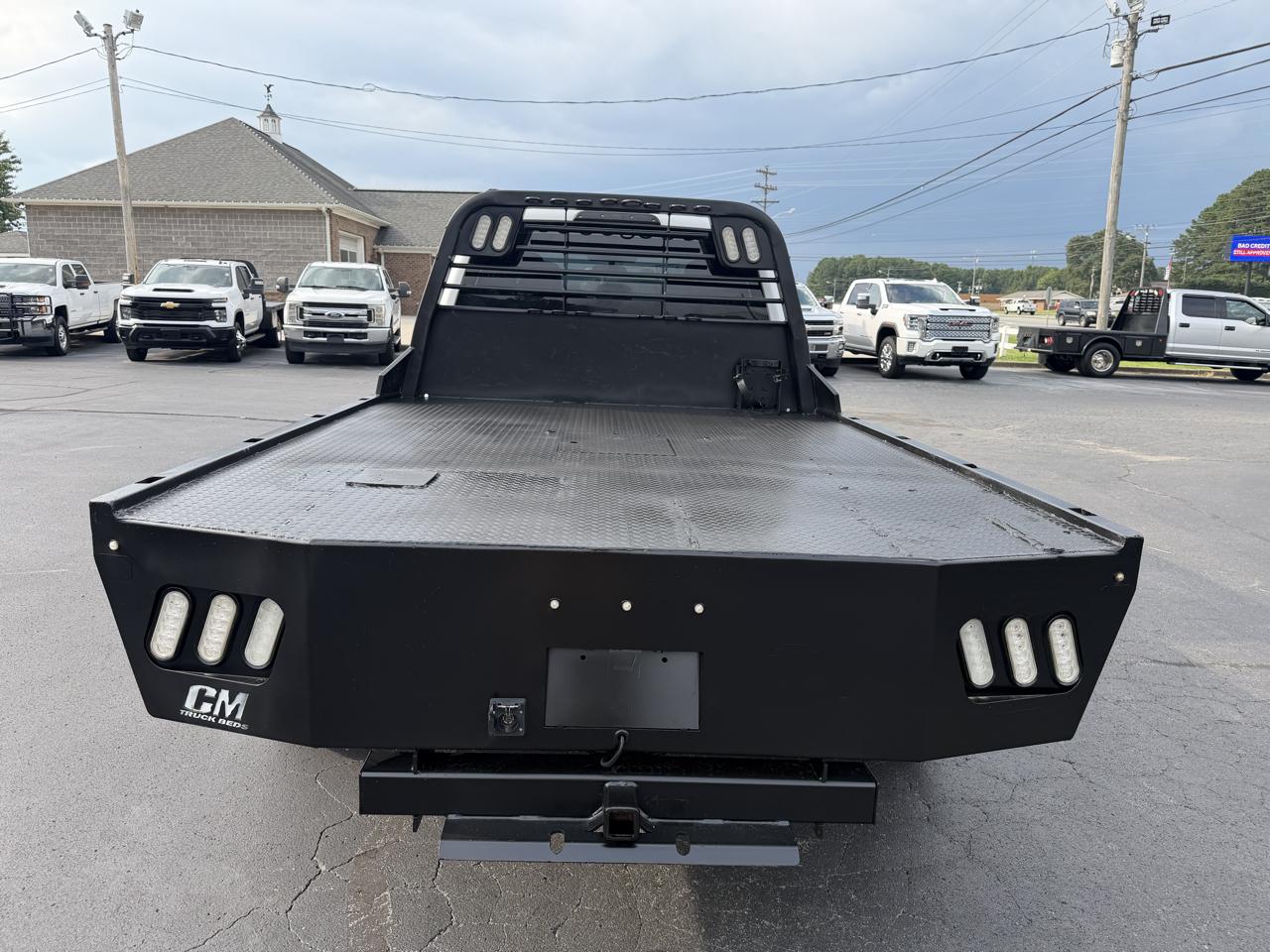 Ford Super Duty F-350 DRW XL 2WD Crew Cab 179" WB 60" CA 2022