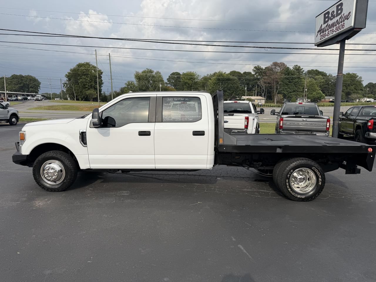 Ford Super Duty F-350 DRW XL 2WD Crew Cab 179" WB 60" CA 2022