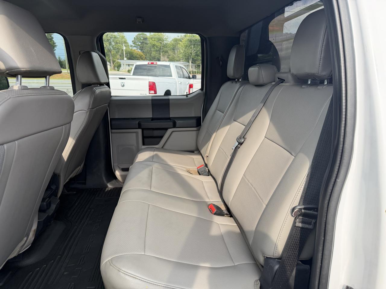 Ford Super Duty F-350 DRW XL 2WD Crew Cab 179" WB 60" CA 2022