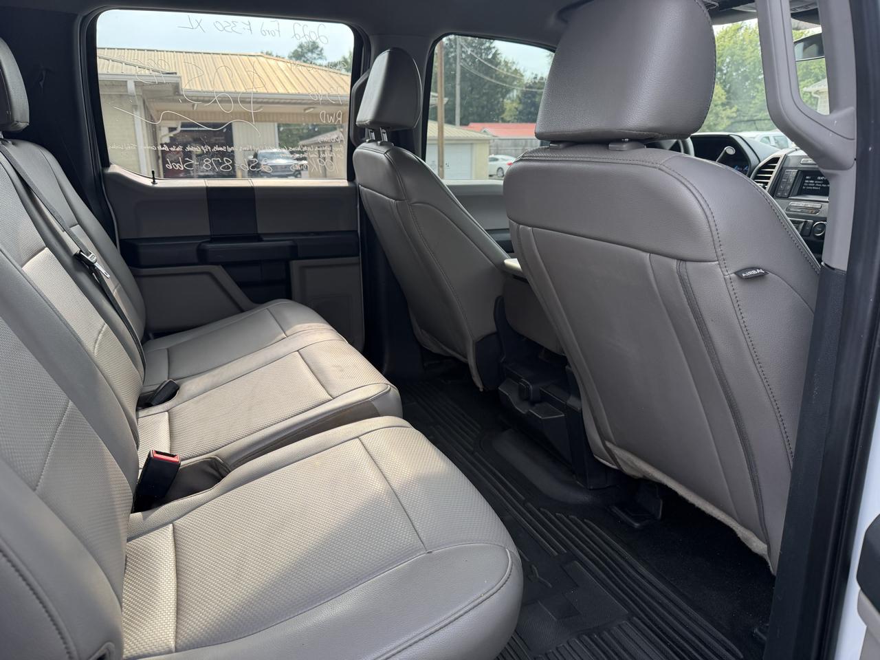 Ford Super Duty F-350 DRW XL 2WD Crew Cab 179" WB 60" CA 2022