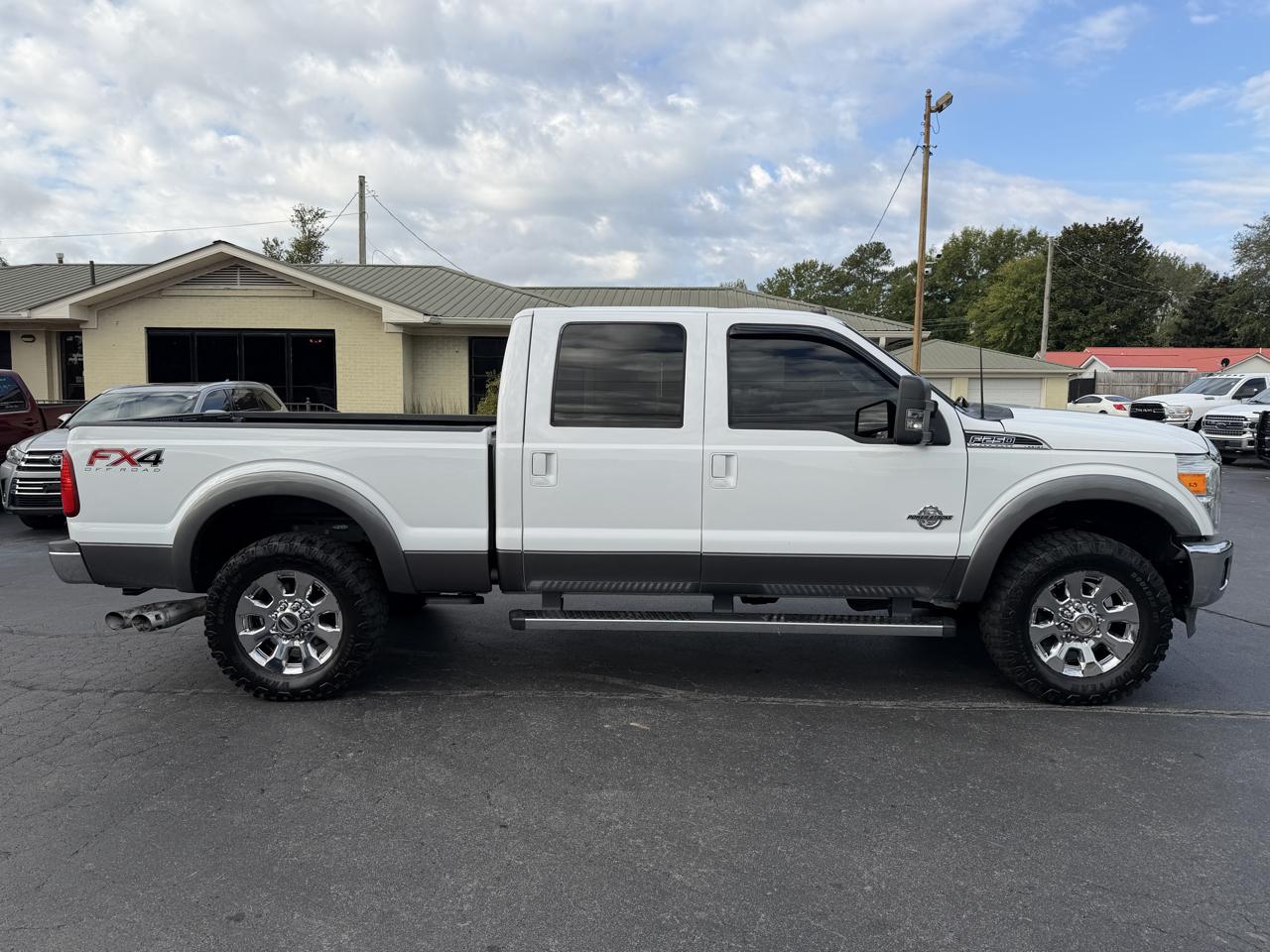 Ford Super Duty F-250 SRW 4WD Crew Cab 156" Lariat 2014