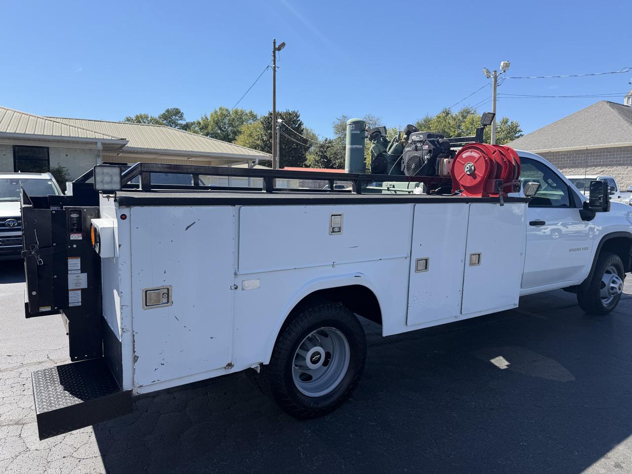 Chevrolet Silverado 3500HD CC 4WD Reg Cab 171" WB, 84.5" CA Work Truck 2022