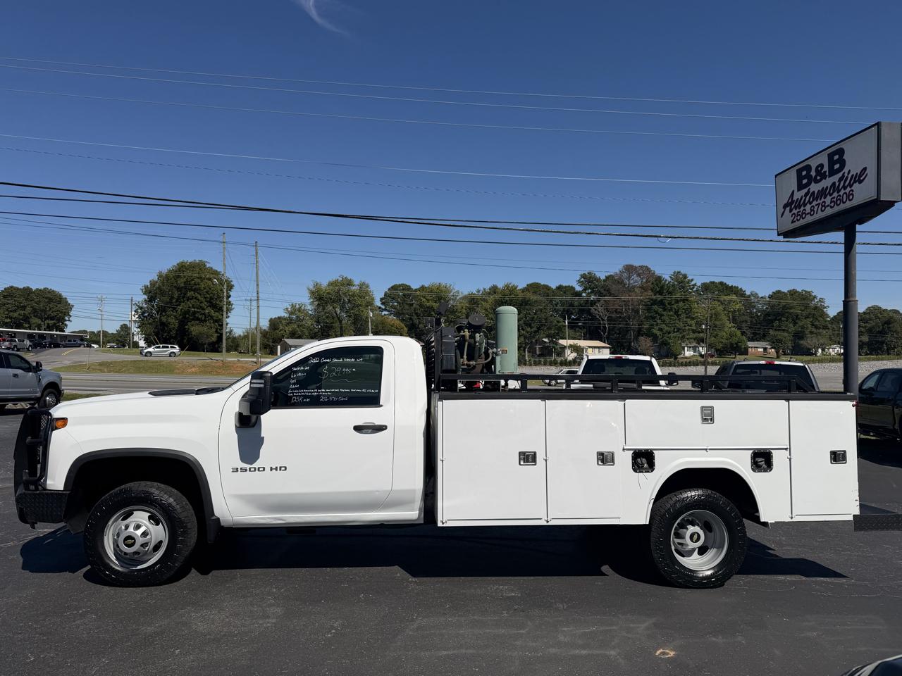 Chevrolet Silverado 3500HD CC 4WD Reg Cab 171" WB, 84.5" CA Work Truck 2022