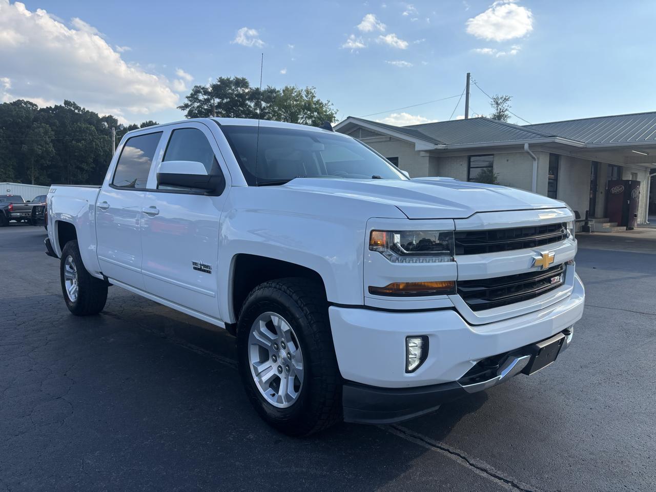 Chevrolet Silverado 1500 4WD Crew Cab 143.5" LT w/2LT 2018