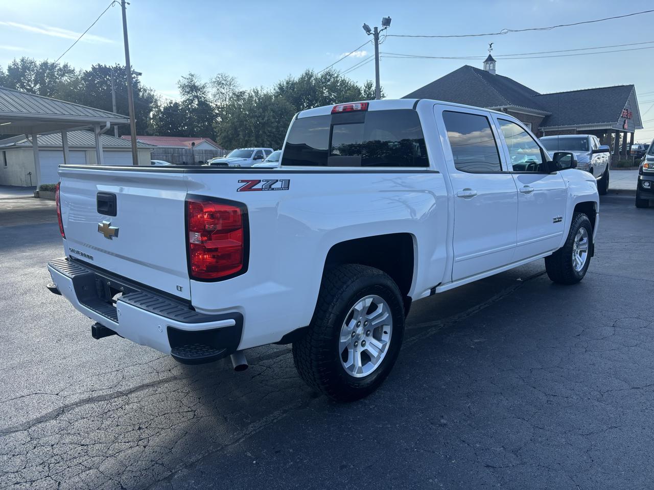 Chevrolet Silverado 1500 4WD Crew Cab 143.5" LT w/2LT 2018