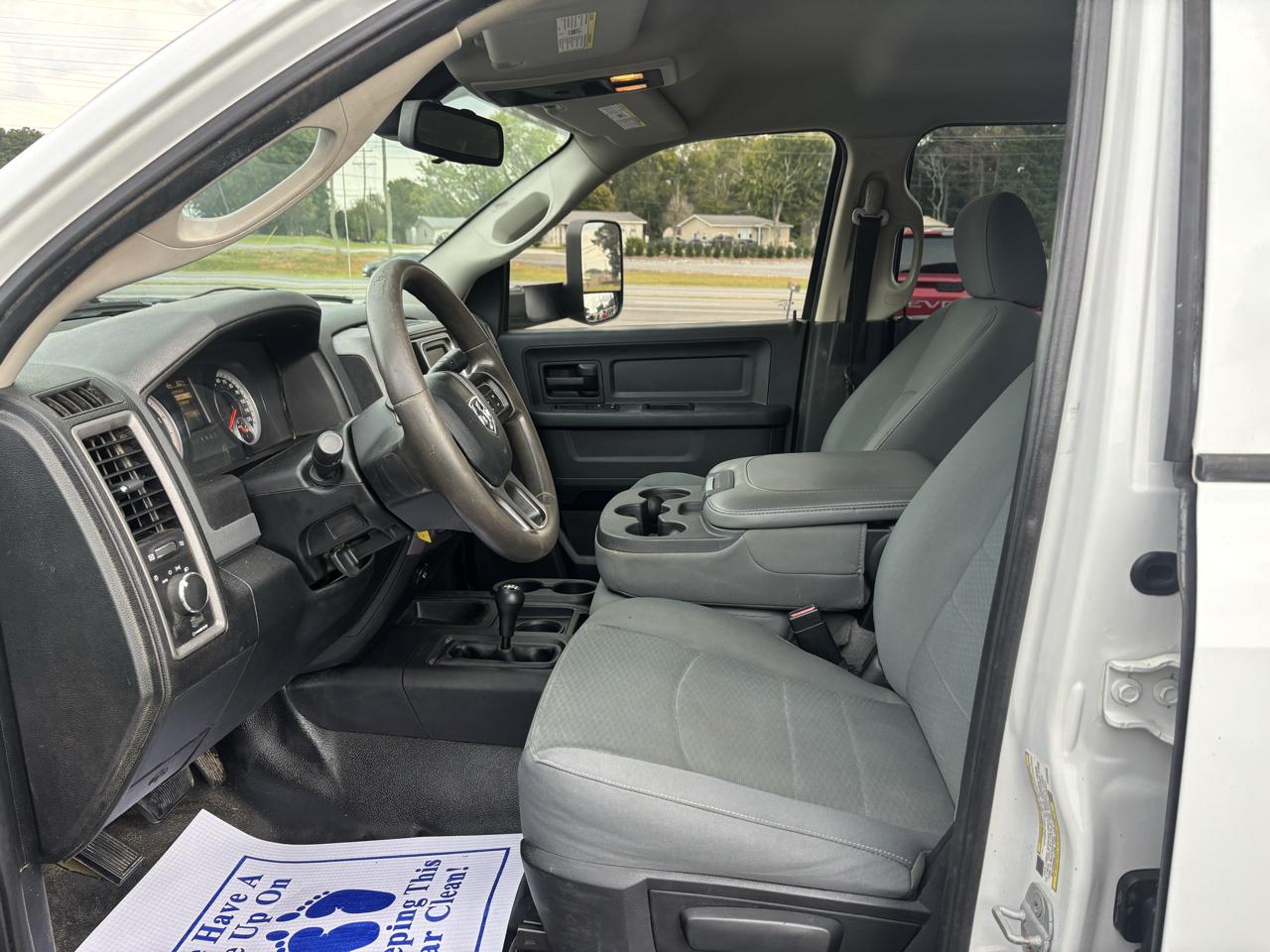 RAM 3500 4WD Crew Cab 172" WB 60" CA Tradesman 2014