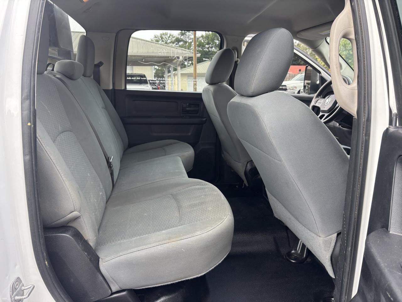RAM 3500 4WD Crew Cab 172" WB 60" CA Tradesman 2014