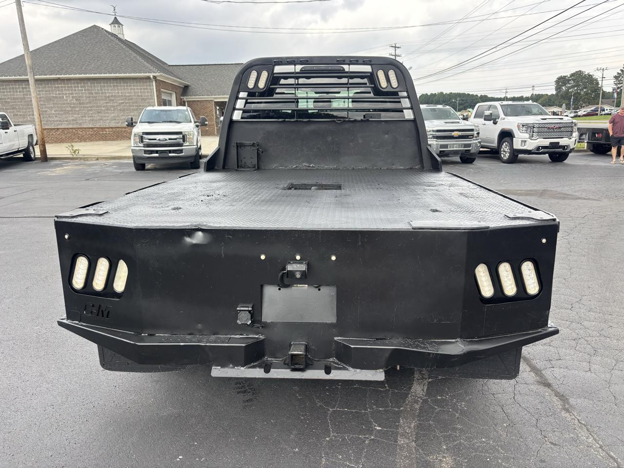 Ford Super Duty F-350 DRW XL 4WD Crew Cab 179" WB 60" CA 2019