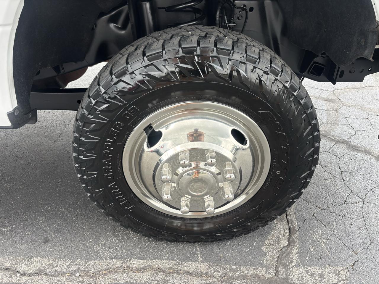 Ford Super Duty F-350 DRW XL 4WD Crew Cab 179" WB 60" CA 2019