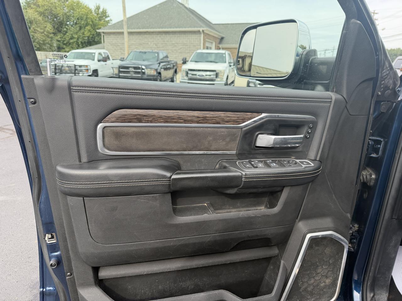 RAM 2500 Laramie 4x4 Crew Cab 6'4" Box 2021