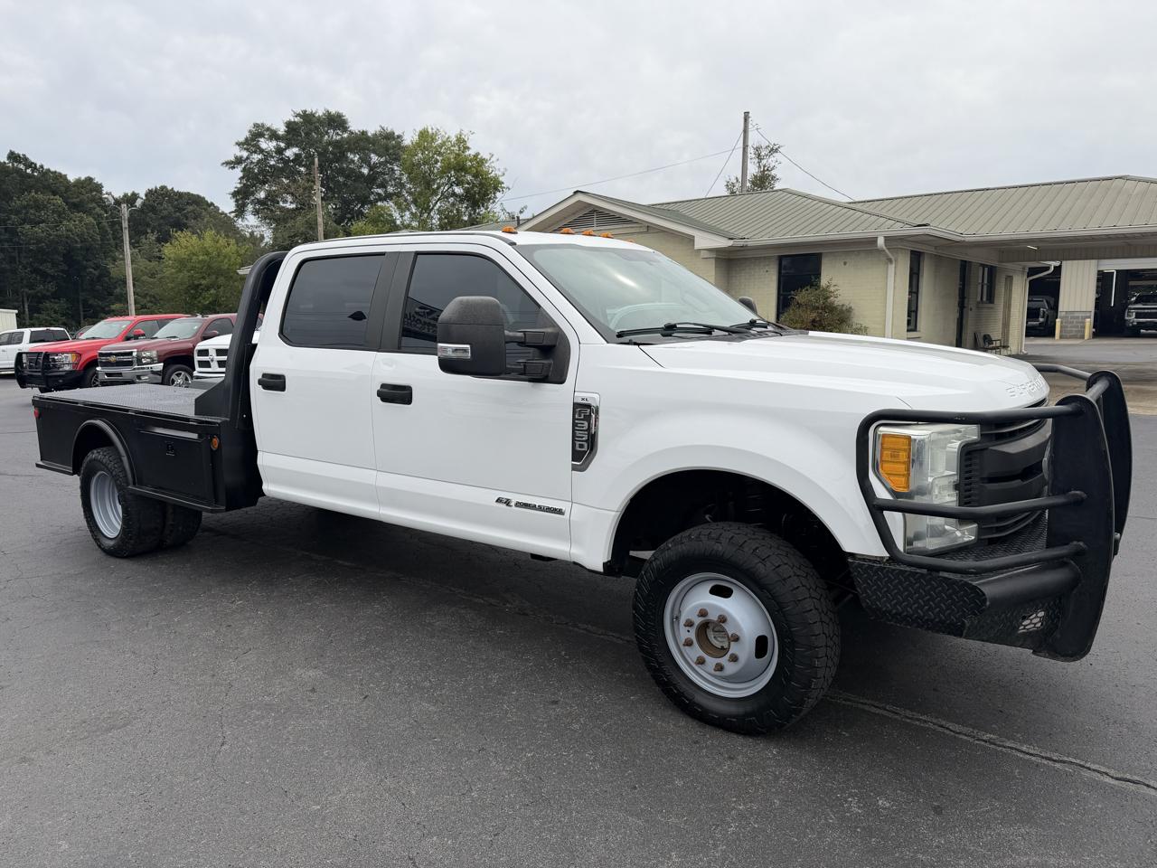Ford Super Duty F-350 DRW XL 4WD Crew Cab 179" WB 60" CA 2017