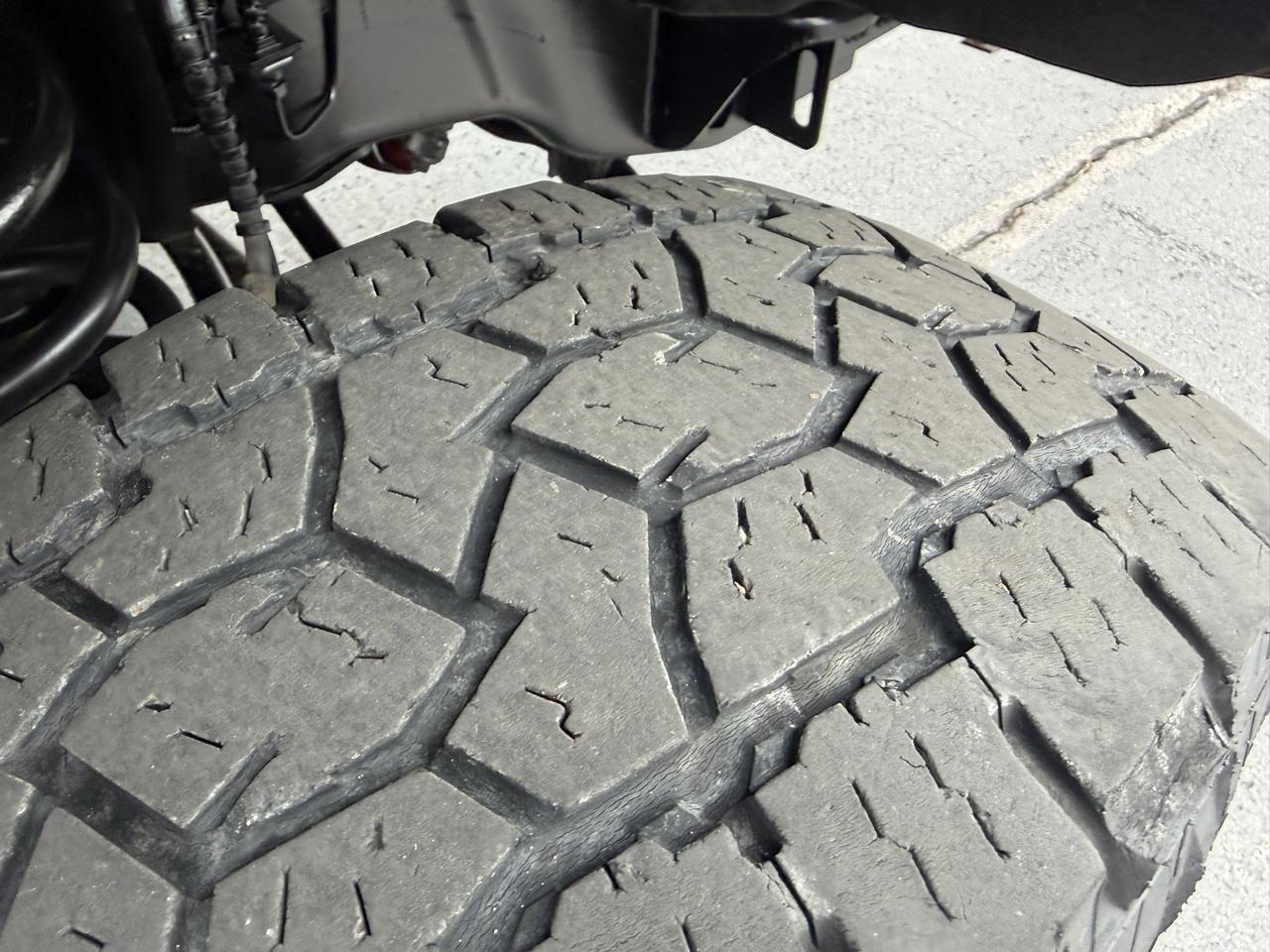 Ford Super Duty F-350 DRW XL 4WD Crew Cab 179" WB 60" CA 2017