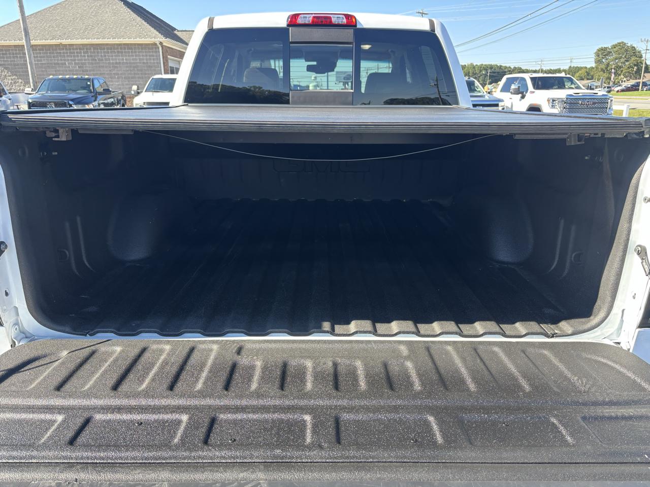 GMC Sierra 1500 4WD Crew Cab 143.5" SLT 2018