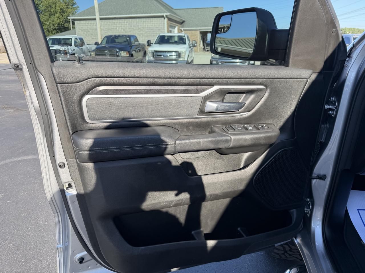 RAM 1500 Lone Star 4x4 Crew Cab 5'7" Box 2022