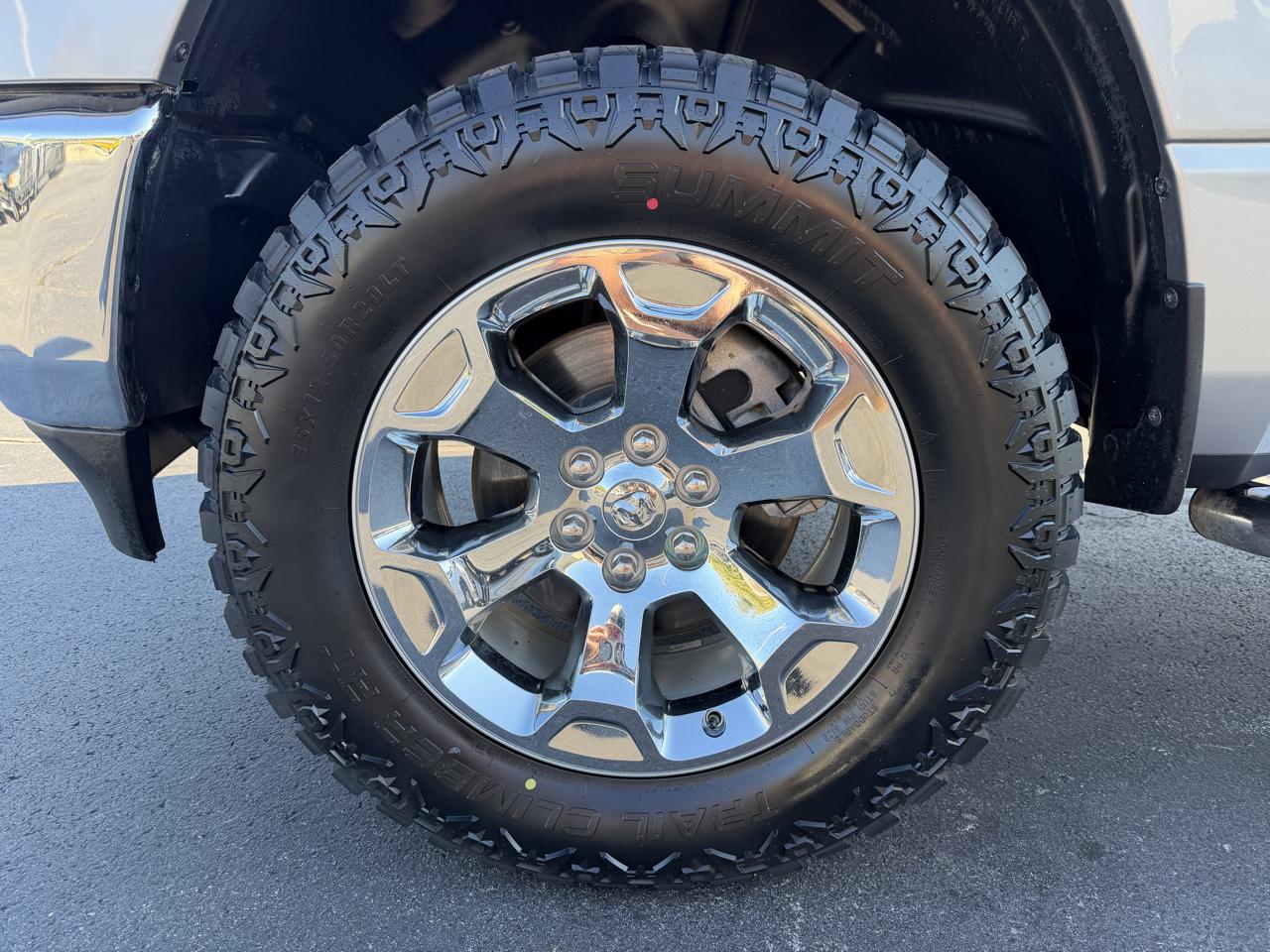 RAM 1500 Lone Star 4x4 Crew Cab 5'7" Box 2022