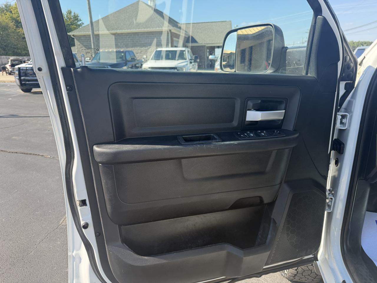 RAM 3500 Chassis Cab Tradesman 4WD Crew Cab 60" CA 172.4" WB 2019
