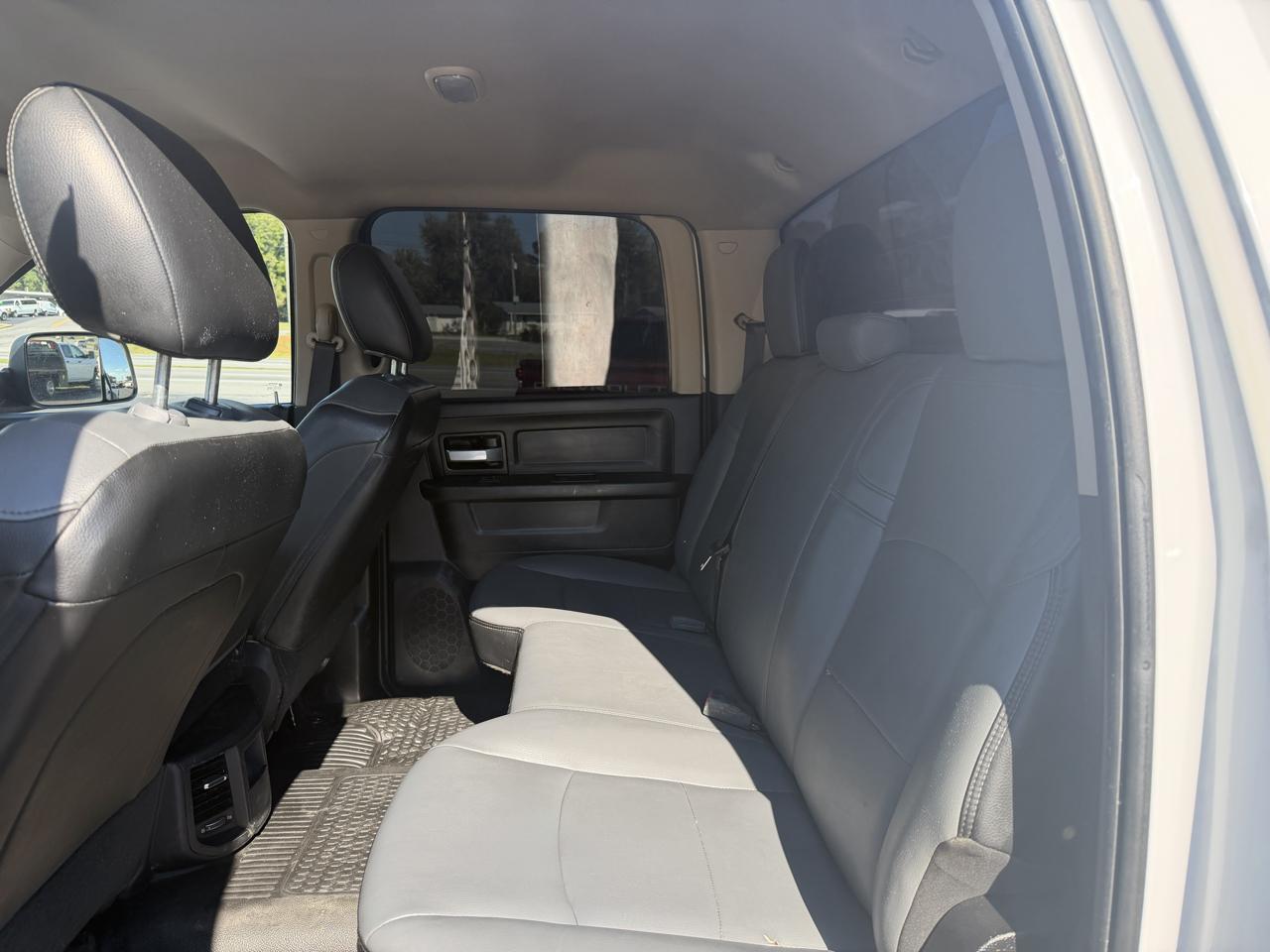 RAM 3500 Chassis Cab Tradesman 4WD Crew Cab 60" CA 172.4" WB 2019