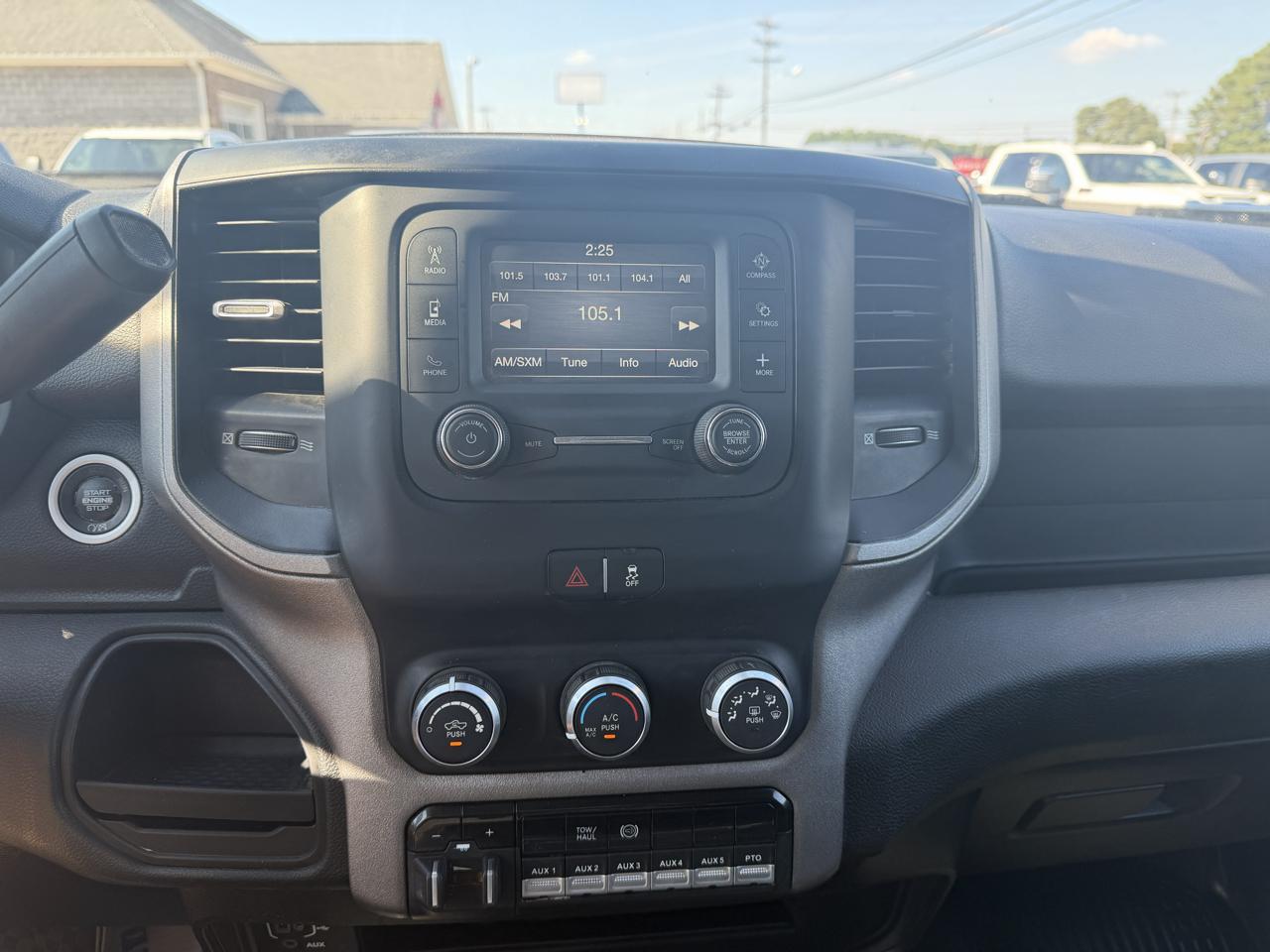 RAM 3500 Chassis Cab Tradesman 4WD Crew Cab 60" CA 172.4" WB 2019