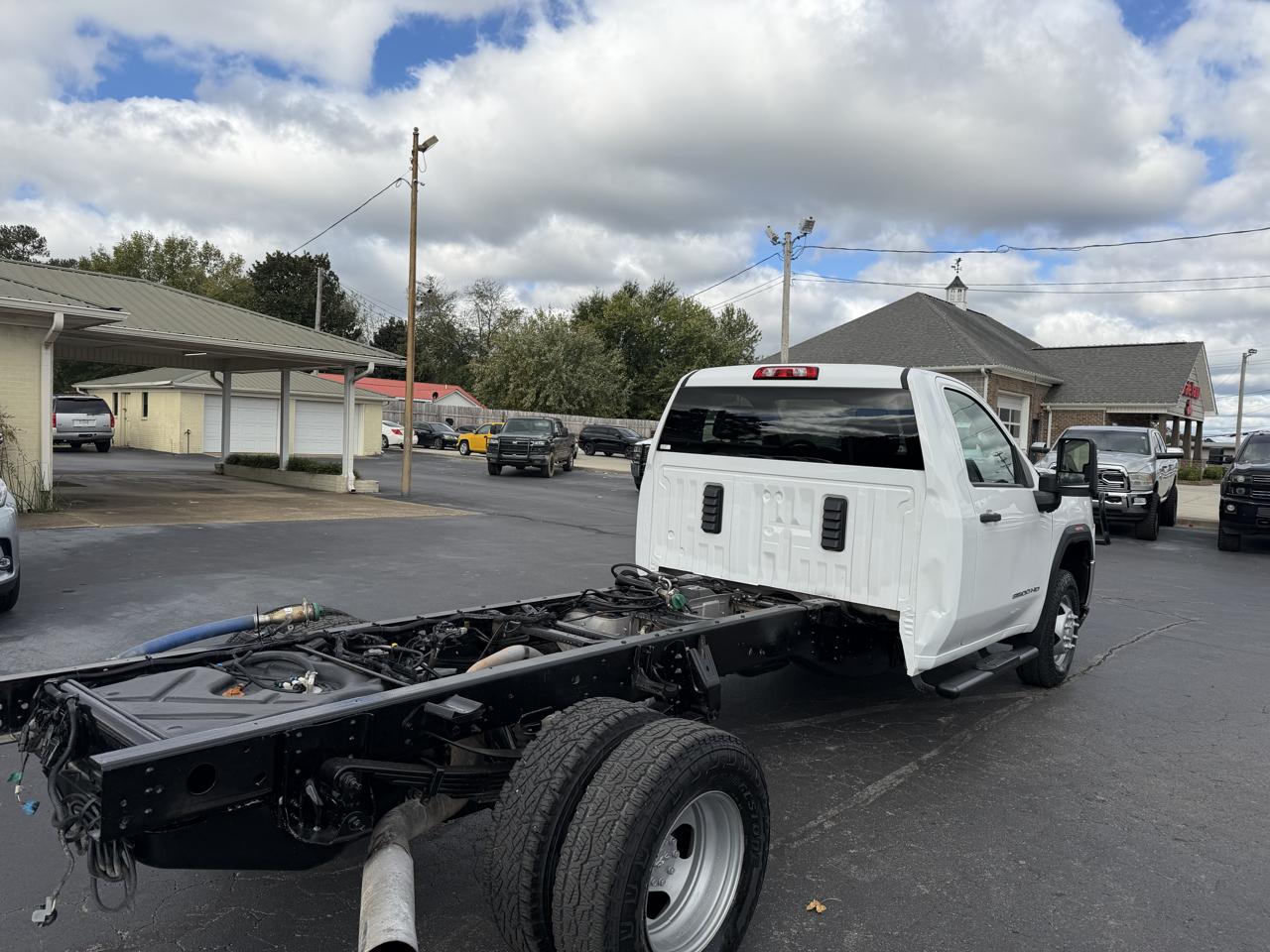 GMC Sierra 3500HD CC 4WD Reg Cab 171" WB, 84.5" CA Pro 2022