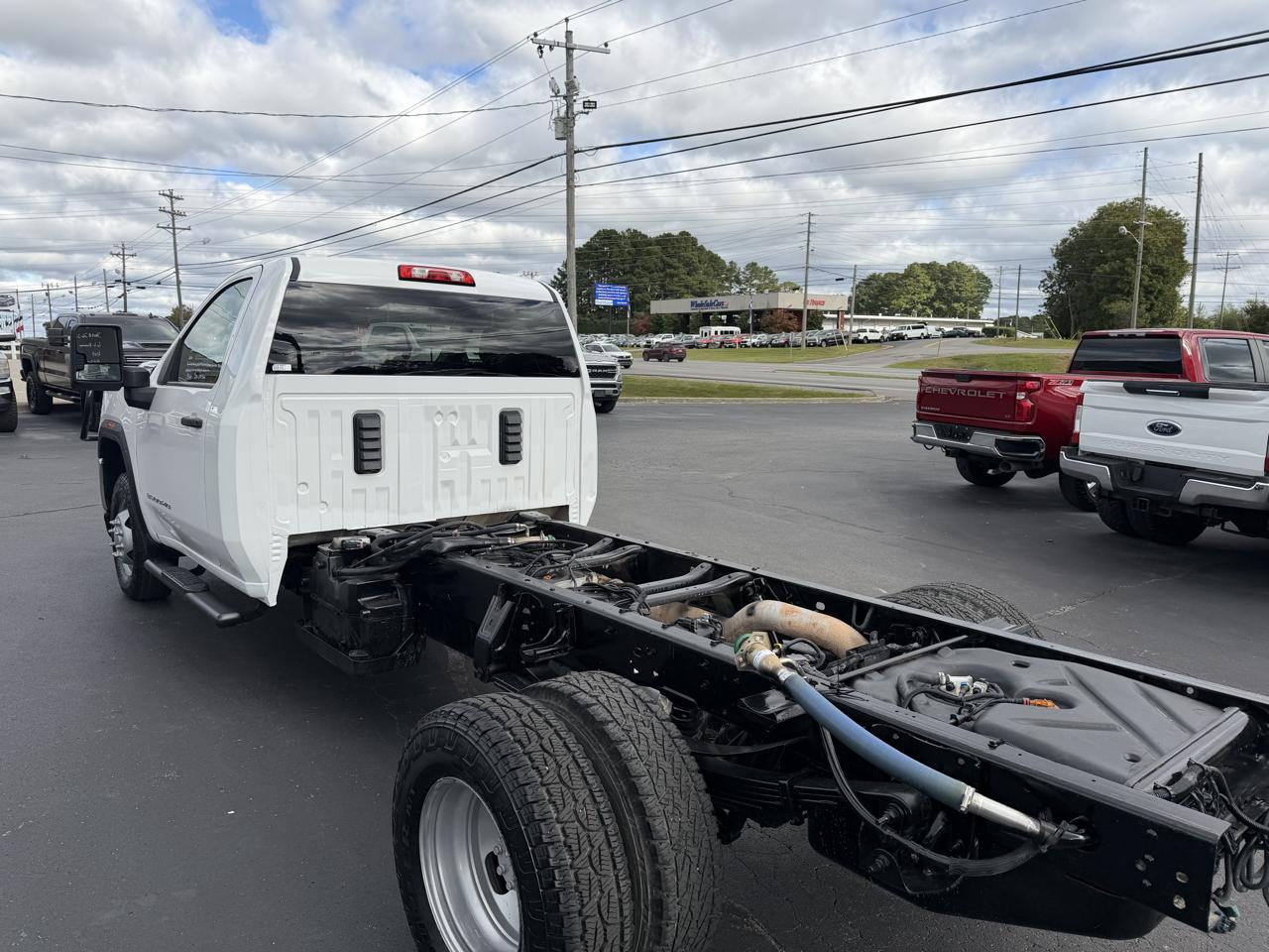 GMC Sierra 3500HD CC 4WD Reg Cab 171" WB, 84.5" CA Pro 2022