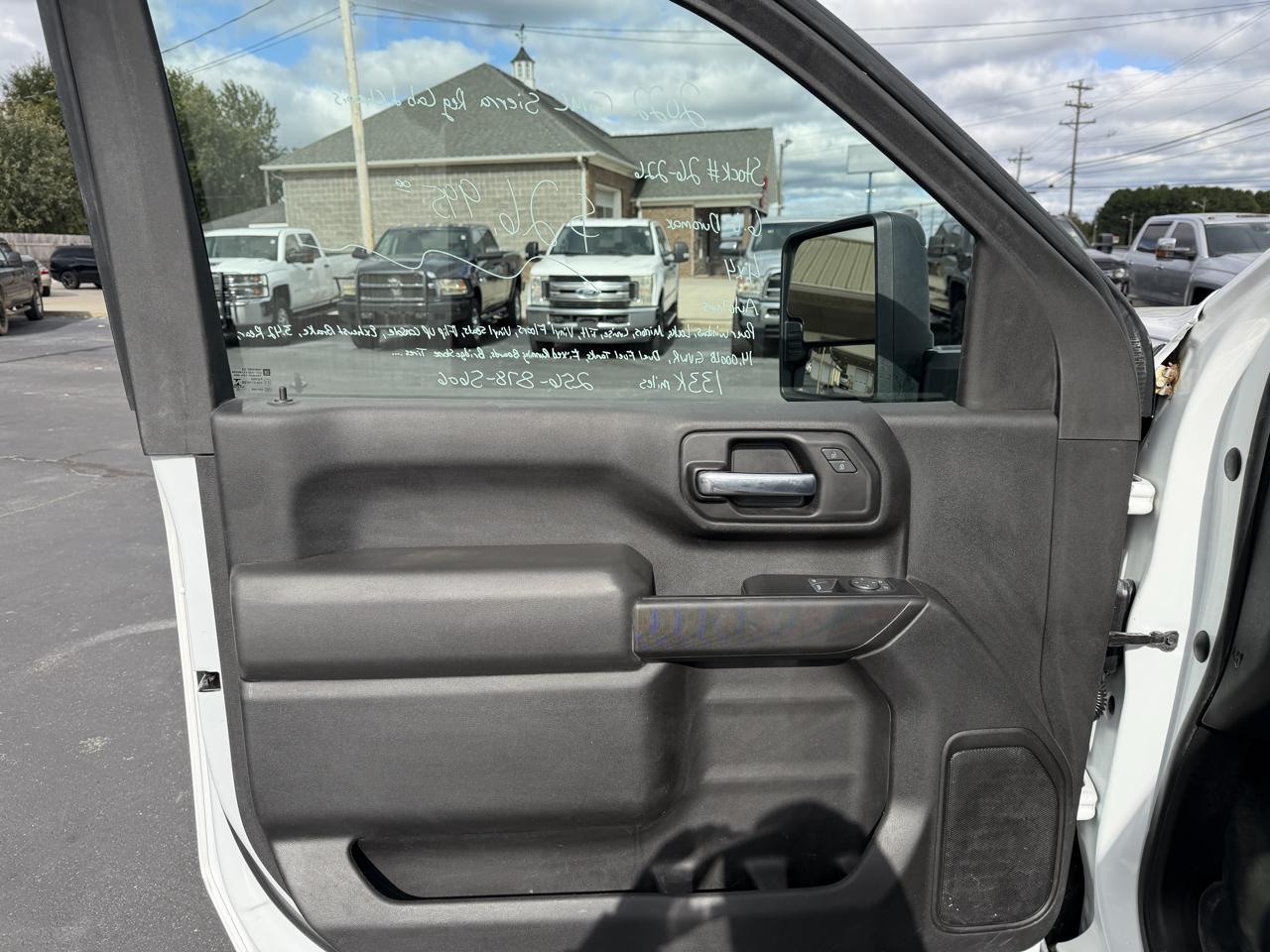 GMC Sierra 3500HD CC 4WD Reg Cab 171" WB, 84.5" CA Pro 2022