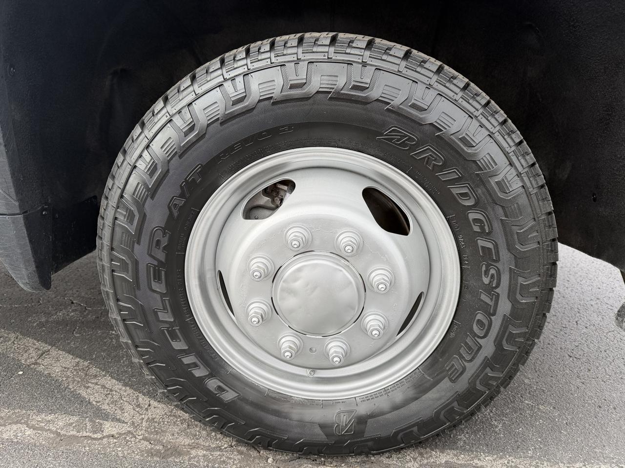 GMC Sierra 3500HD CC 4WD Reg Cab 171" WB, 84.5" CA Pro 2022