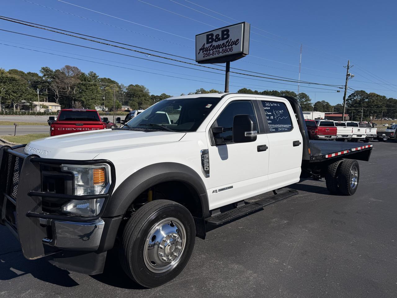Ford Super Duty F-550 DRW XL 4WD Crew Cab 203" WB 84" CA 2022