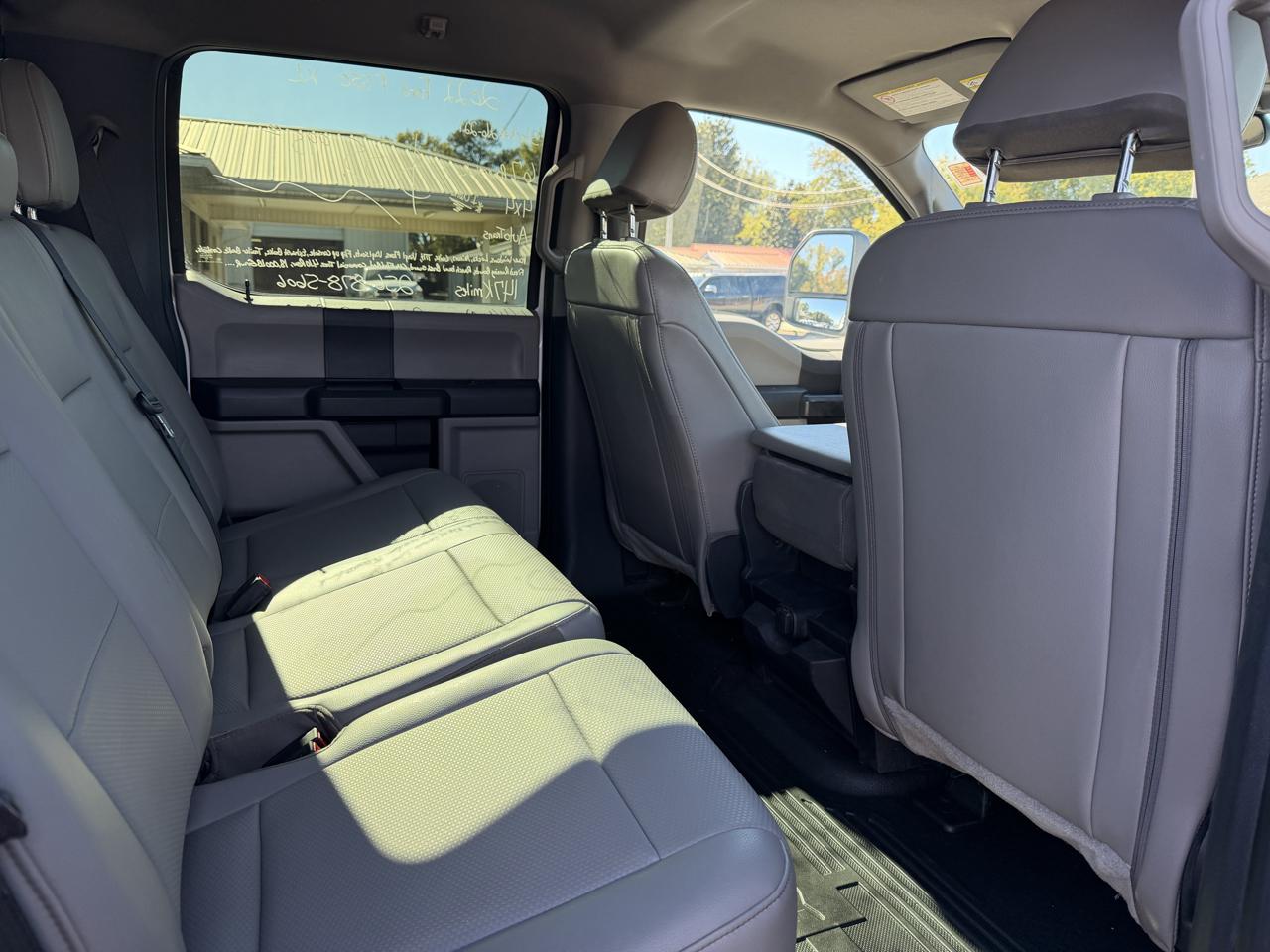 Ford Super Duty F-550 DRW XL 4WD Crew Cab 203" WB 84" CA 2022