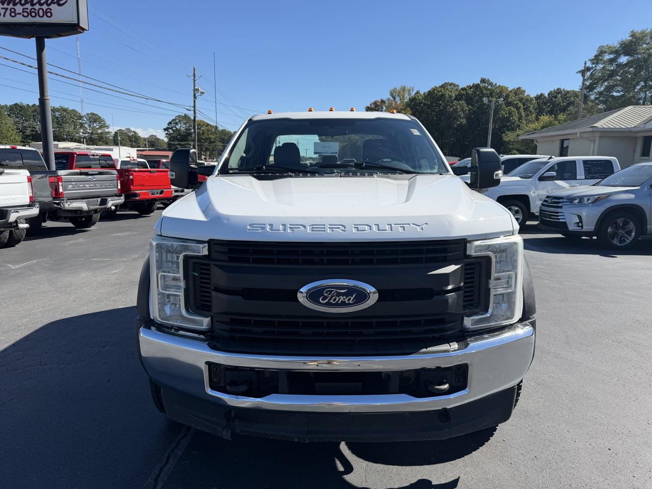 Ford Super Duty F-550 DRW XL 4WD SuperCab 192" WB 84" CA 2019