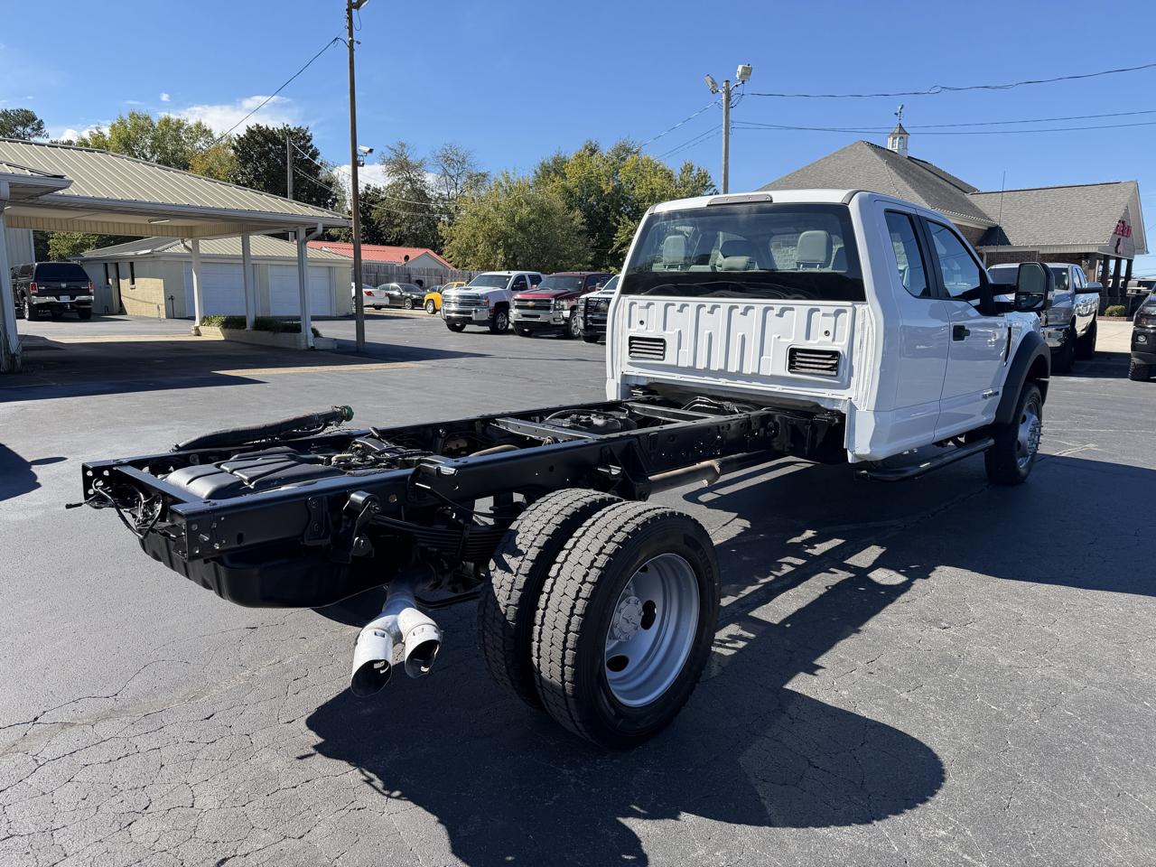 Ford Super Duty F-550 DRW XL 4WD SuperCab 192" WB 84" CA 2019