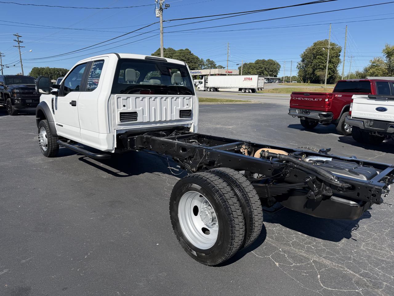 Ford Super Duty F-550 DRW XL 4WD SuperCab 192" WB 84" CA 2019