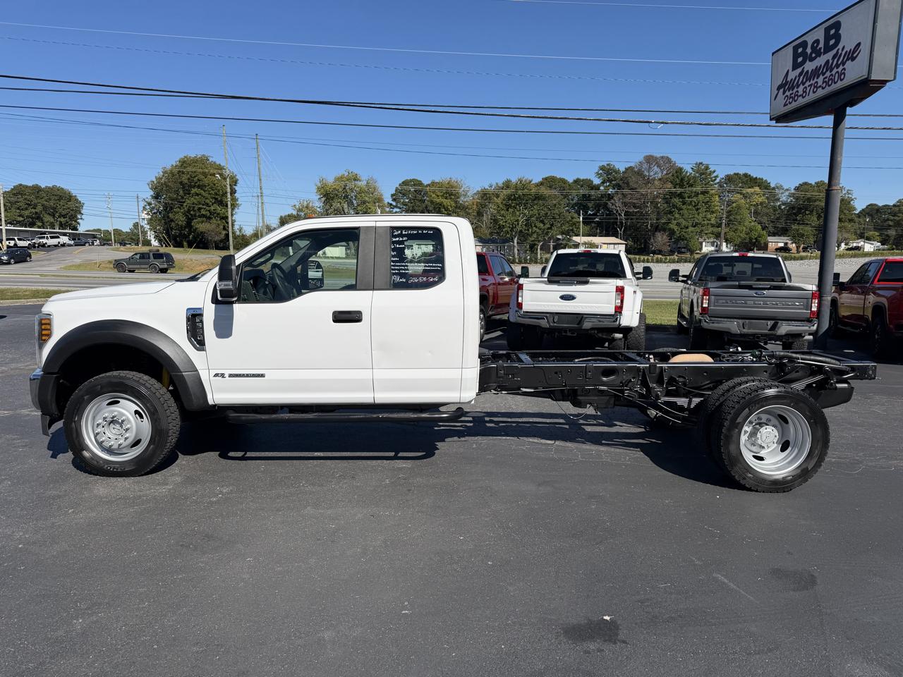 Ford Super Duty F-550 DRW XL 4WD SuperCab 192" WB 84" CA 2019