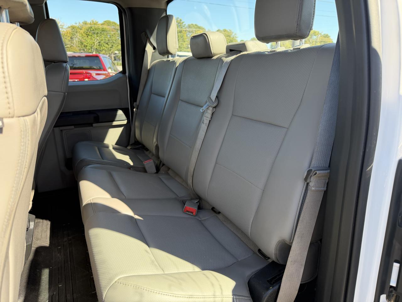 Ford Super Duty F-550 DRW XL 4WD SuperCab 192" WB 84" CA 2019