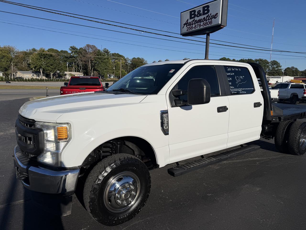 Ford Super Duty F-350 DRW XL 4WD Crew Cab 179" WB 60" CA 2021