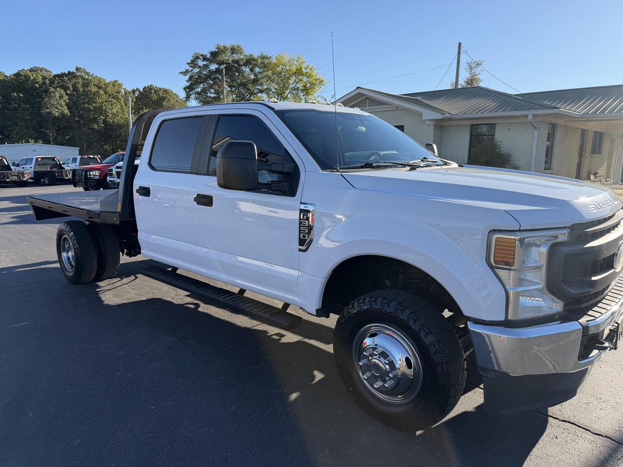Ford Super Duty F-350 DRW XL 4WD Crew Cab 179" WB 60" CA 2021