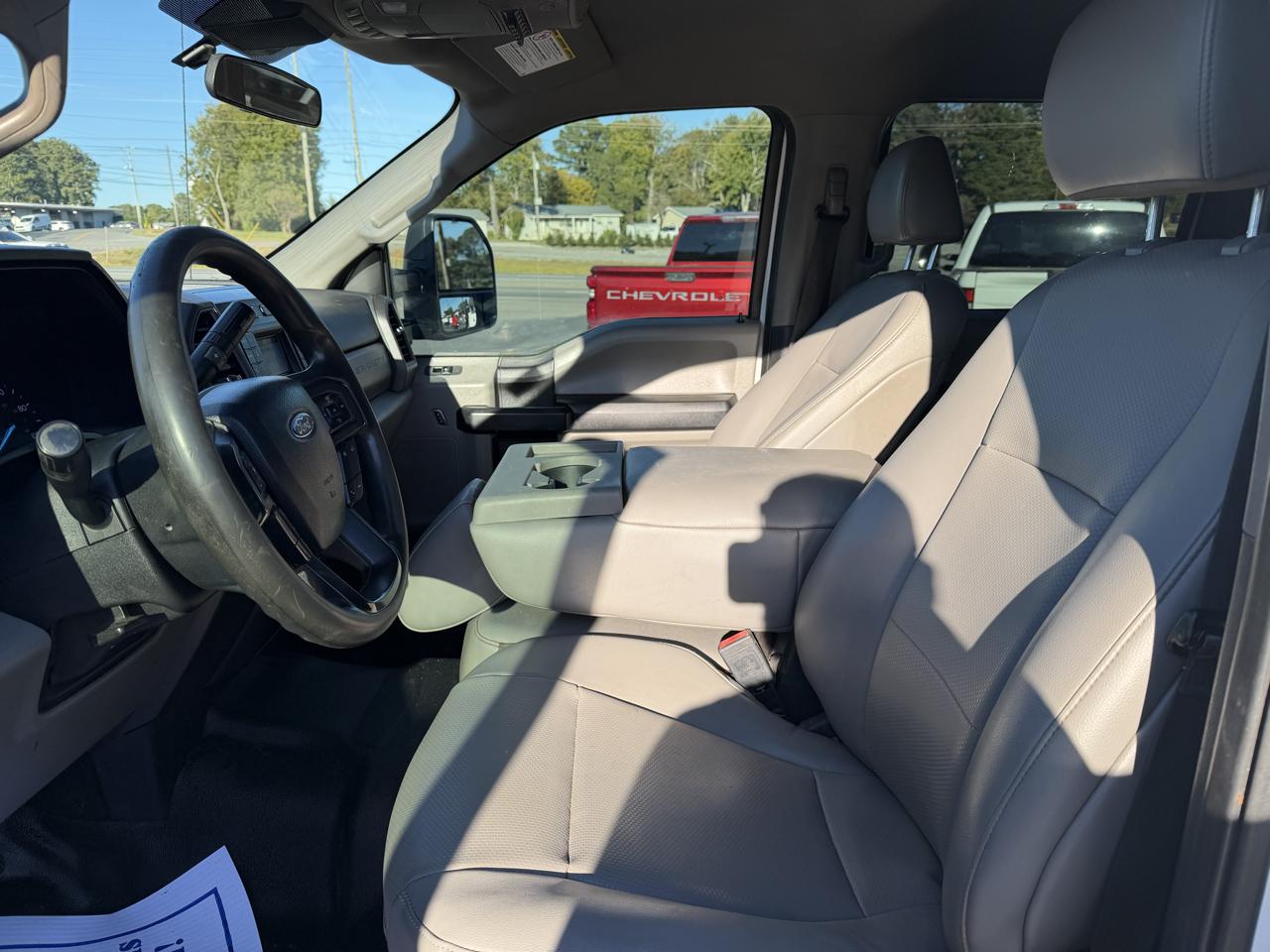 Ford Super Duty F-350 DRW XL 4WD Crew Cab 179" WB 60" CA 2021