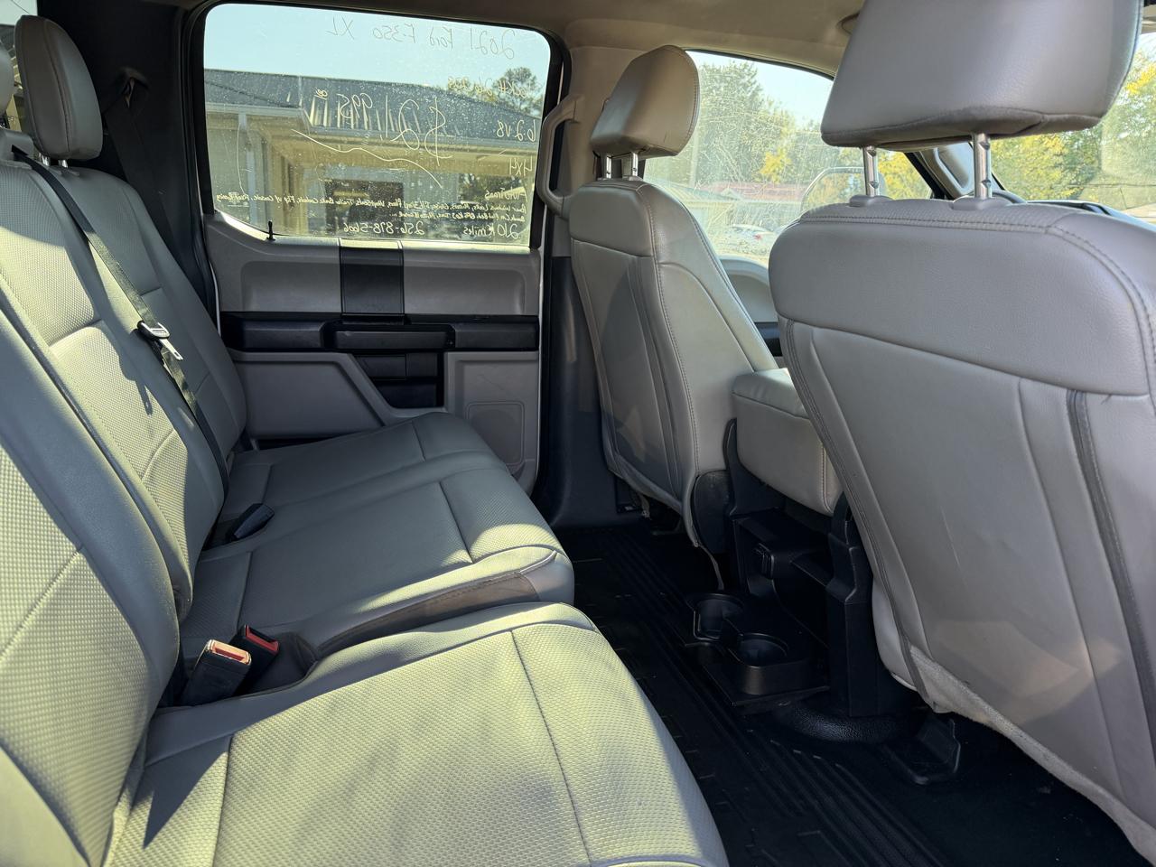 Ford Super Duty F-350 DRW XL 4WD Crew Cab 179" WB 60" CA 2021