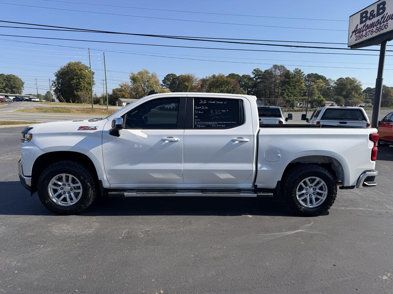 Chevrolet Silverado 1500 LTD 4WD Crew Cab 147" LT w/1LT 2022