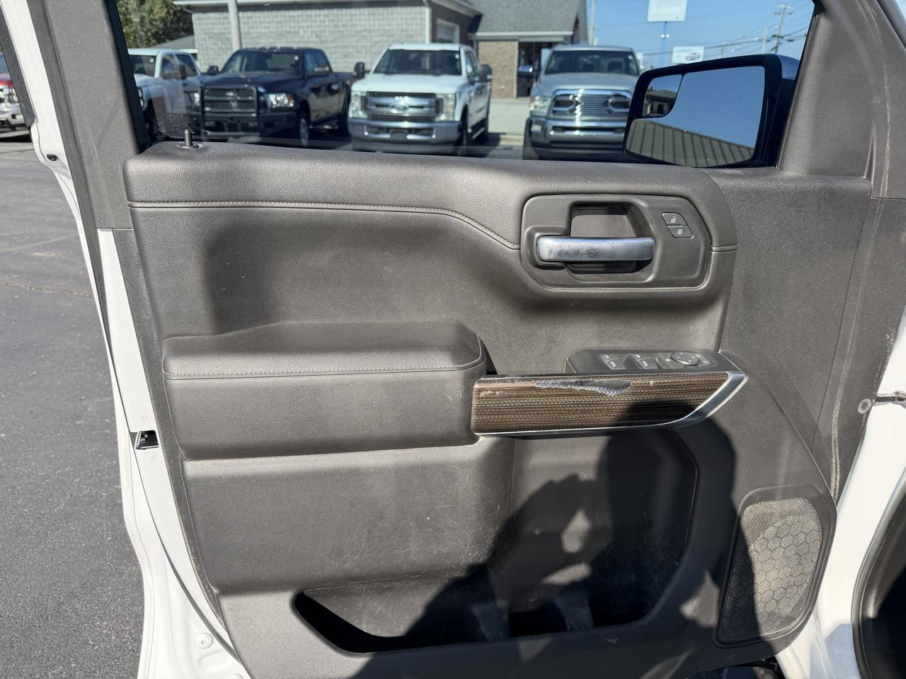 Chevrolet Silverado 1500 LTD 4WD Crew Cab 147" LT w/1LT 2022