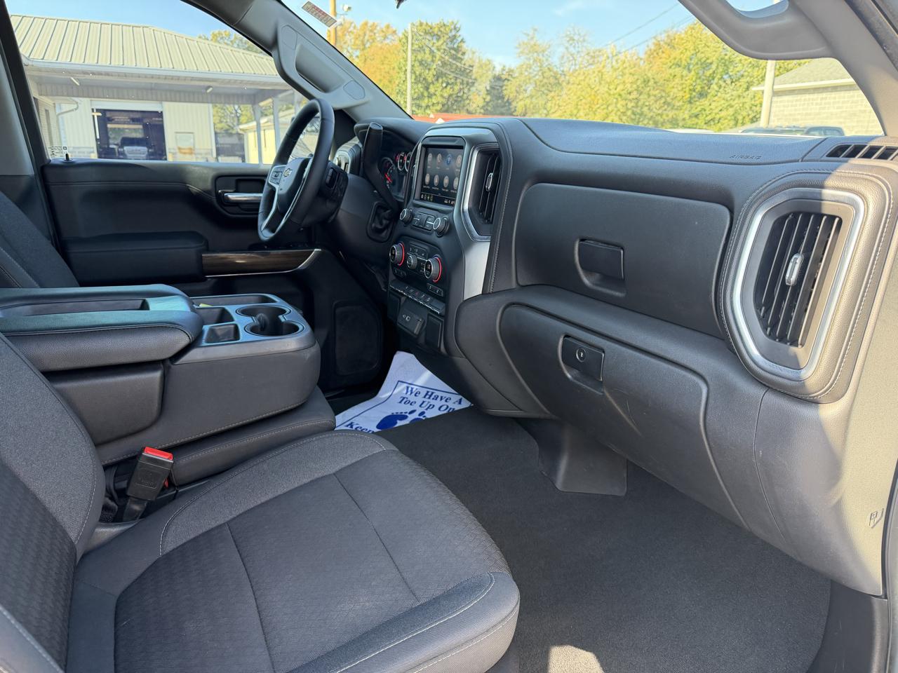 Chevrolet Silverado 1500 LTD 4WD Crew Cab 147" LT w/1LT 2022