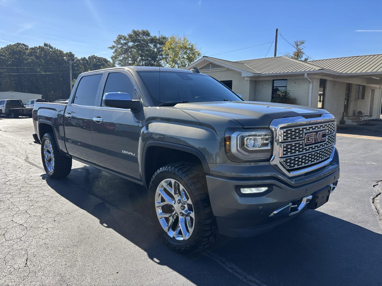 GMC Sierra 1500 4WD Crew Cab 143.5" Denali 2018
