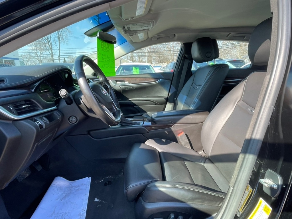 Cadillac XTS 4dr Sdn Luxury AWD 2014