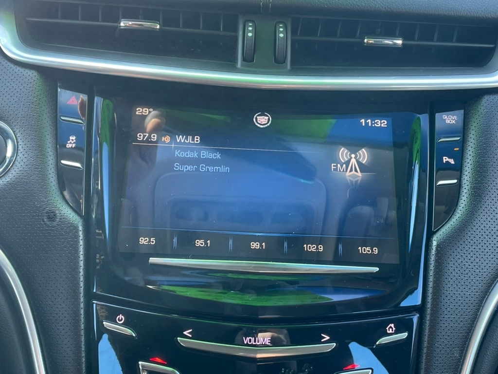 Cadillac XTS 4dr Sdn Luxury AWD 2014